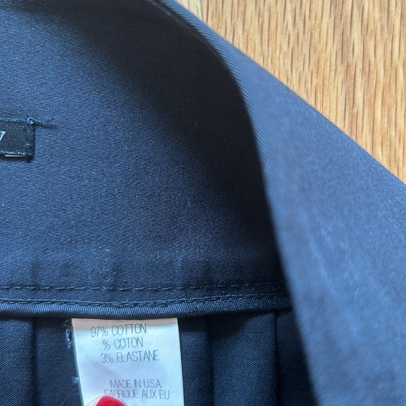 Theory high waisted mini with front pockets and side zipper - Picture 7 of 7